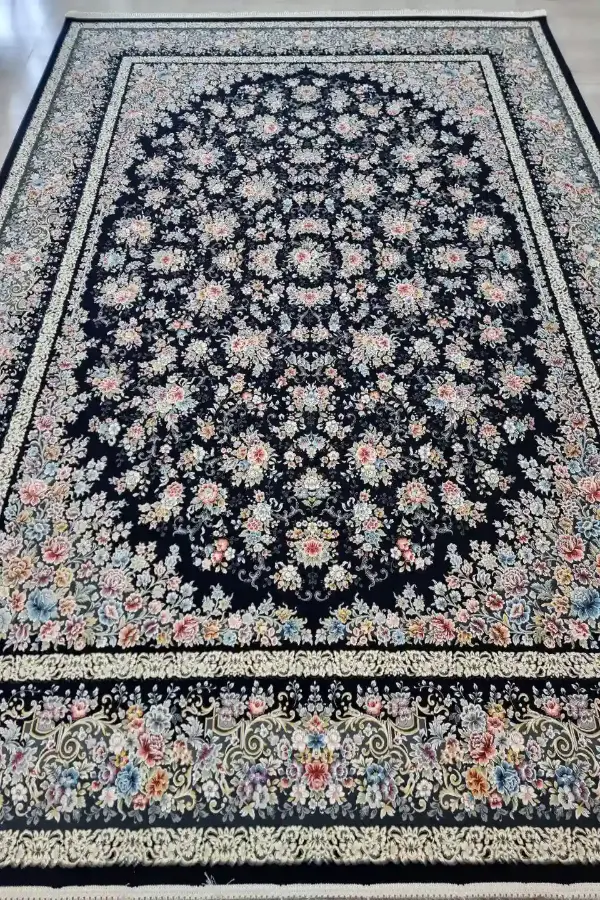 ایلار سرمه ای